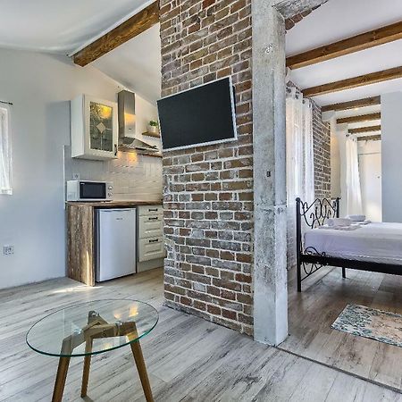 Studio Apartment With Balcony Split Luaran gambar