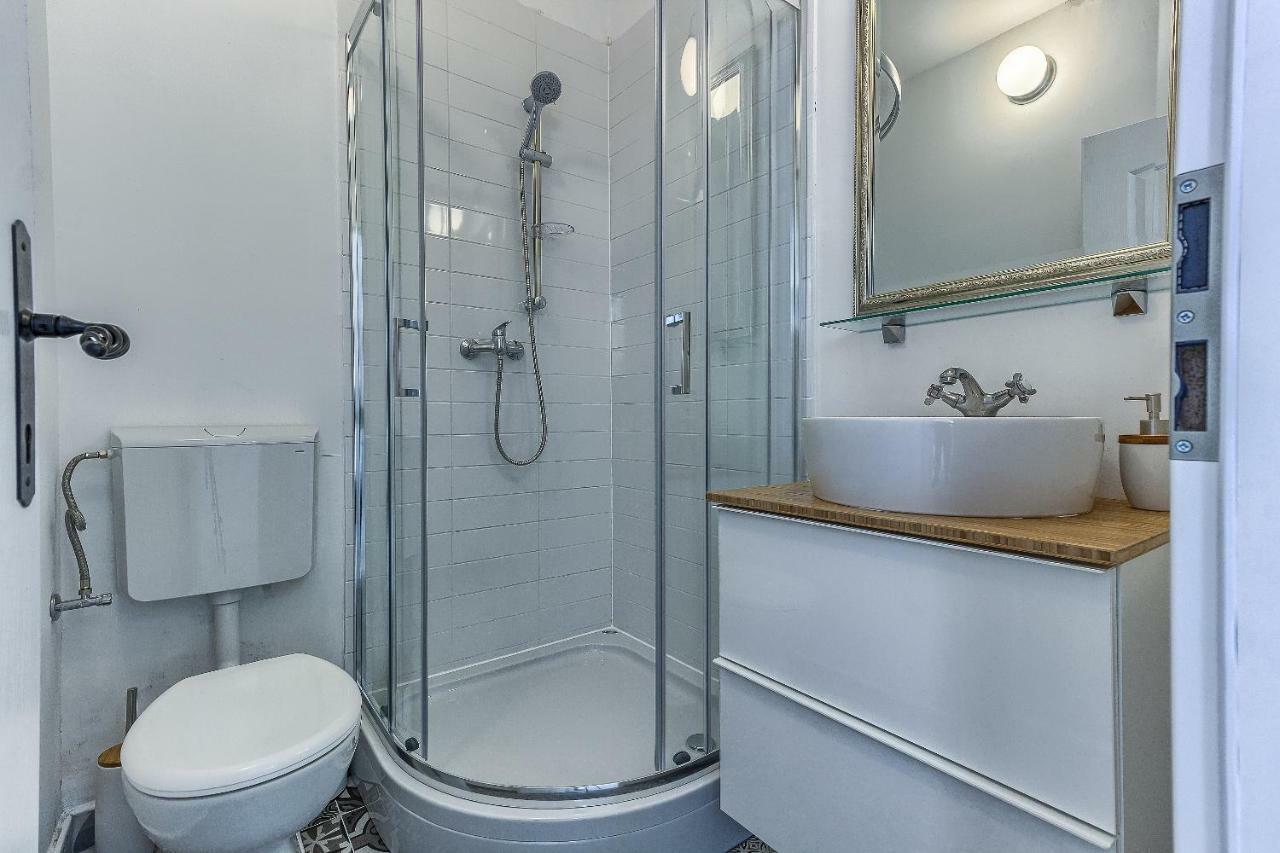 Studio Apartment With Balcony Split Luaran gambar