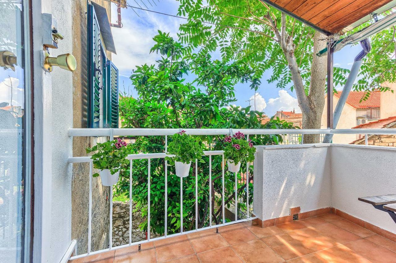 Studio Apartment With Balcony Split Luaran gambar