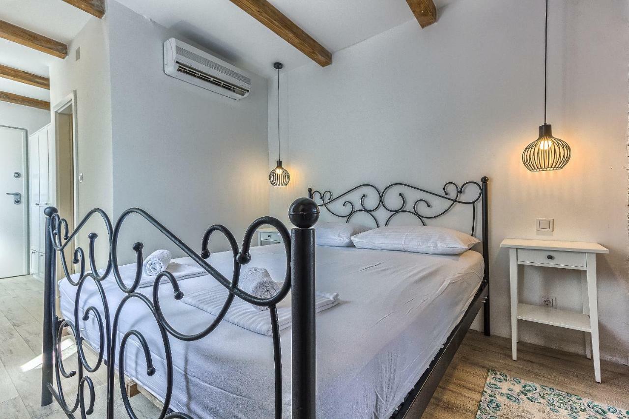 Studio Apartment With Balcony Split Luaran gambar